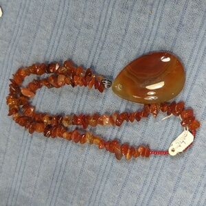 Carnelian Chip Necklace with Agate Slice